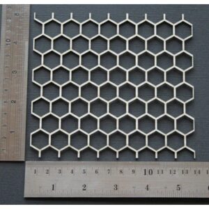 2Crafty Chipboard - Chicken Wire Panel